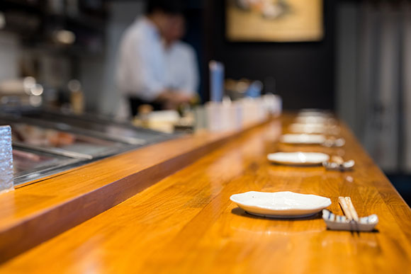 カウンター10席のみの上質な空間